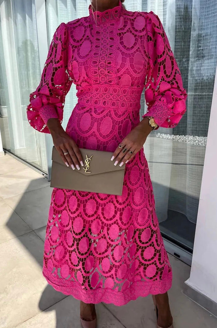 ELORA - Robe midi en dentelle à col montant