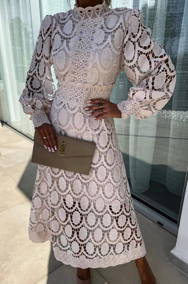 ELORA - Robe midi en dentelle à col montant