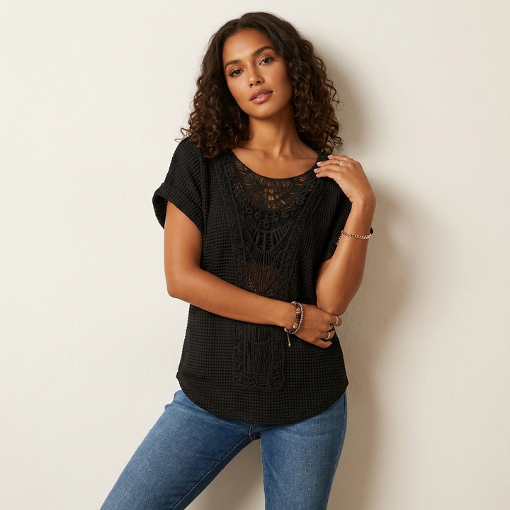 Blouse en dentelle élégante avec col rond et manches courtes – Isabella