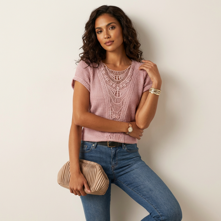 Blouse en dentelle élégante avec col rond et manches courtes – Isabella