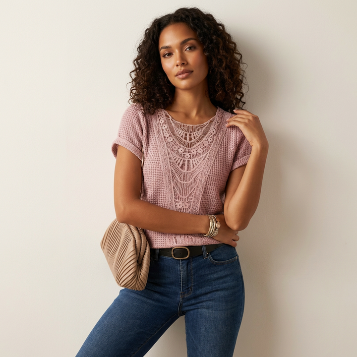Blouse en dentelle élégante avec col rond et manches courtes – Isabella
