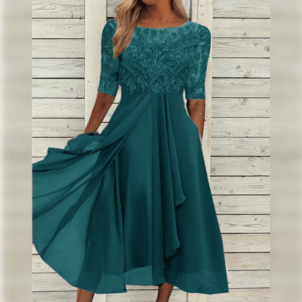 Robe de soirée élégante avec détails en dentelle et manches 3/4 pour des occasions spéciales