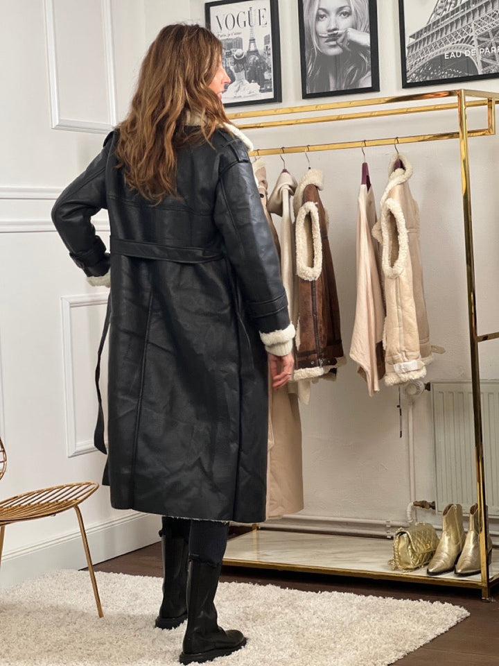 Manteau en shearling à double boutonnage avec ceinture – pour femmes