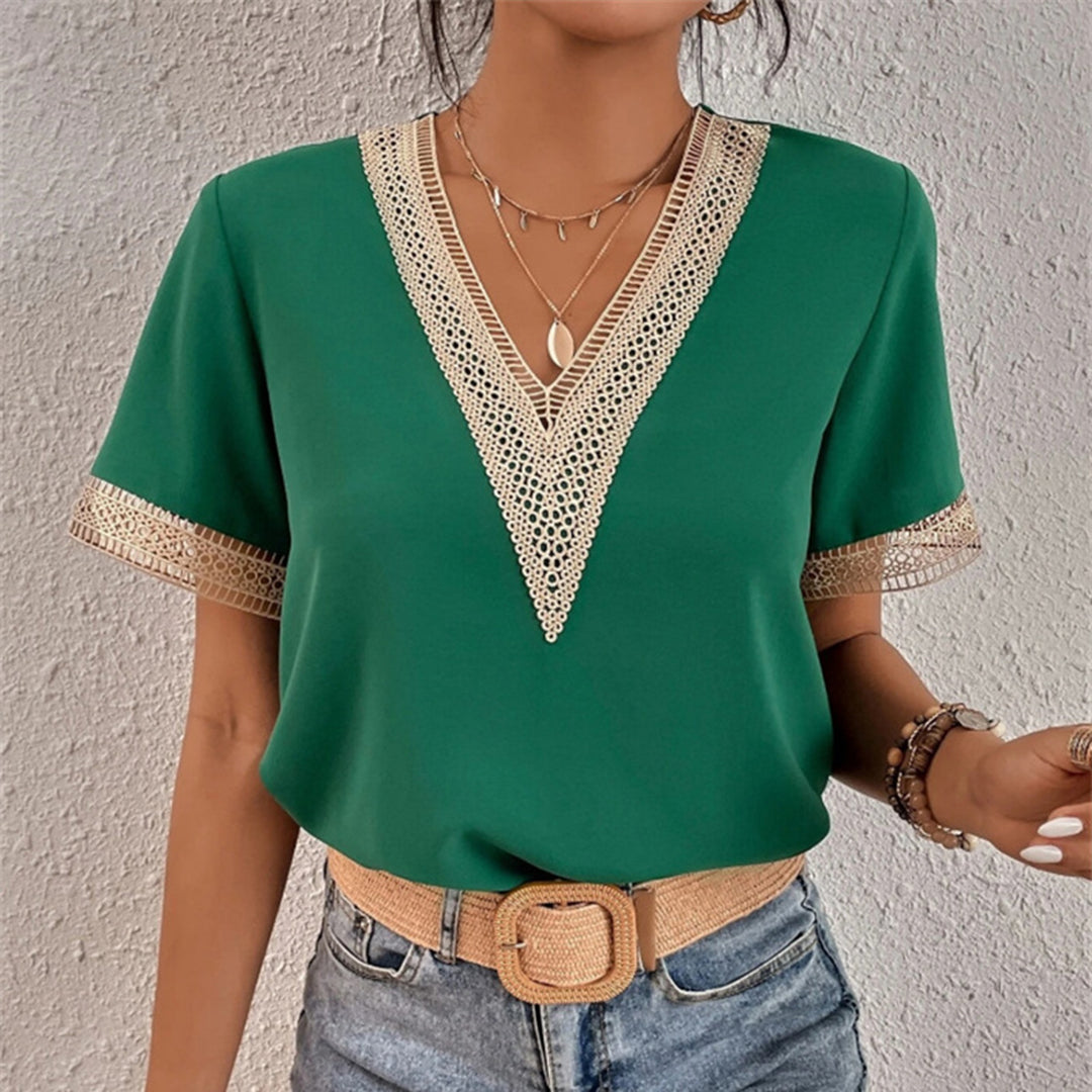 T-shirt pour femmes avec décolleté en V – coupe régulière et style polyvalent