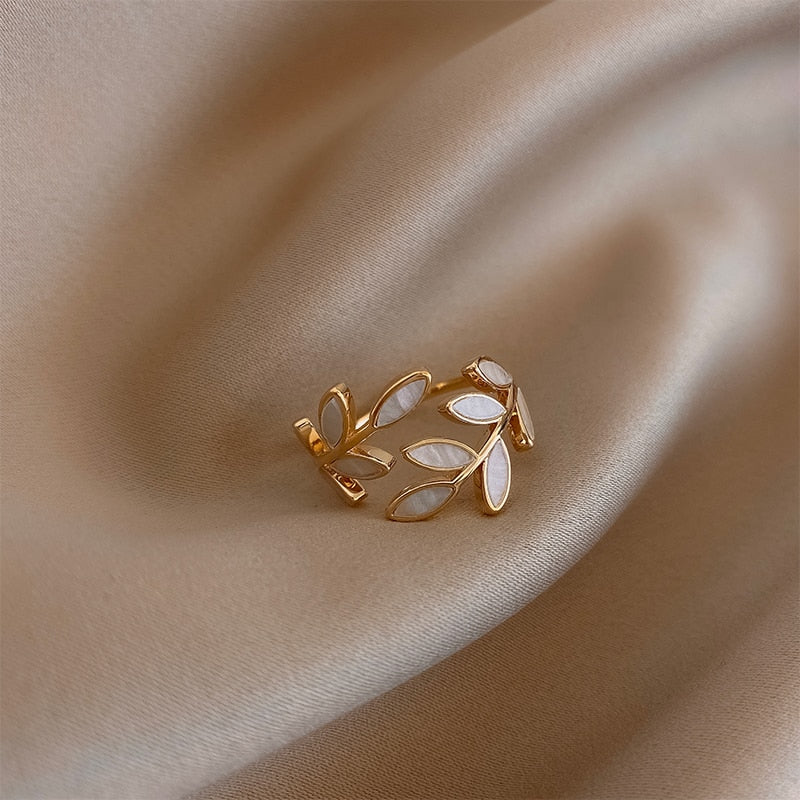Bague en or feuille