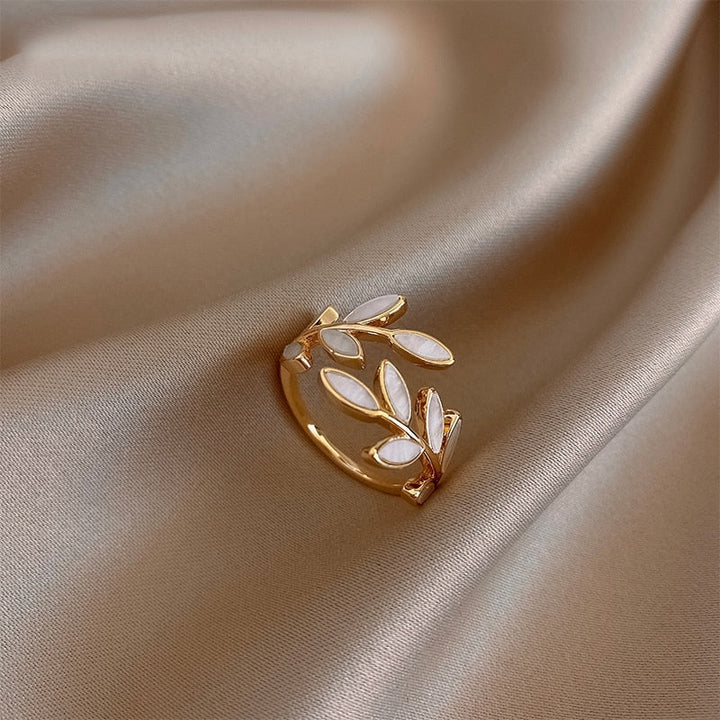 Bague en or feuille