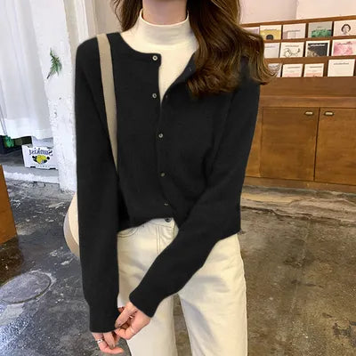 Cardigan rose doux avec col rond et boutons – pour femmes