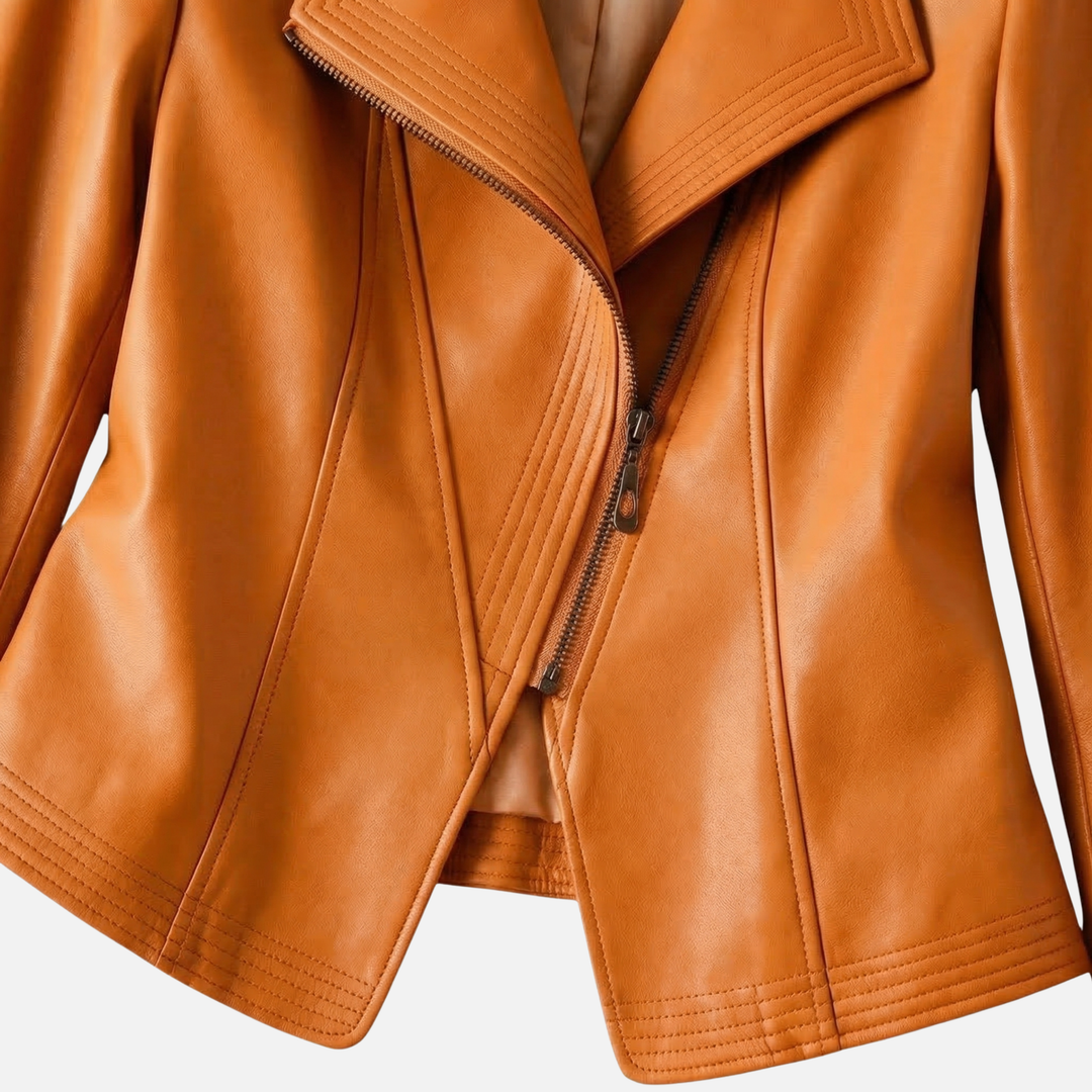 Yvette | Veste en simili cuir pour femmes, brillante et cintrée, avec large revers – Veste en PU