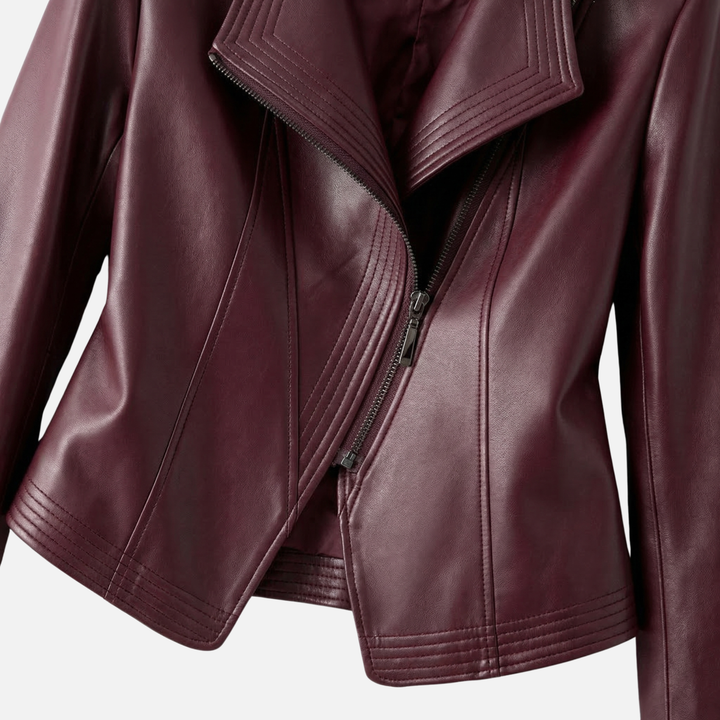 Yvette | Veste en simili cuir pour femmes, brillante et cintrée, avec large revers – Veste en PU
