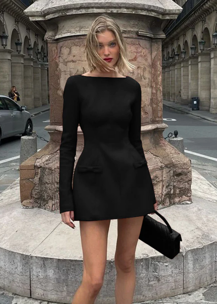 Isadora | Robe Mini avec Nœud et Détails Découpés