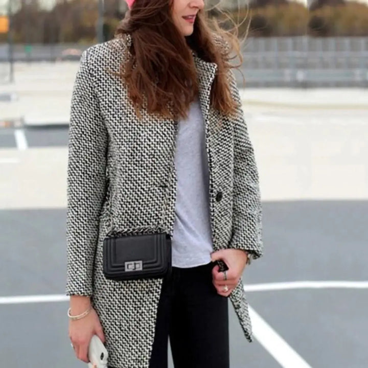 Manteau à chevrons élégant, moderne et flatteur pour femmes