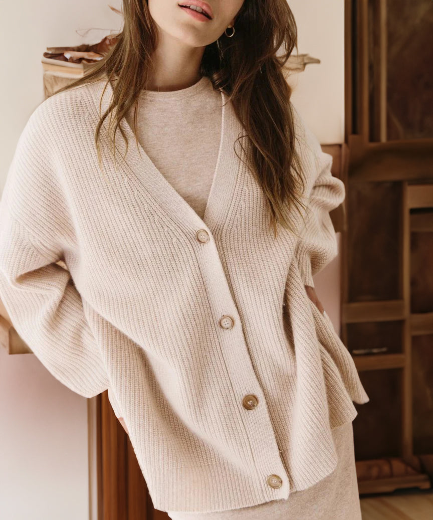 Gilet en tricot à boutons et à côtes pour femmes | Grande taille