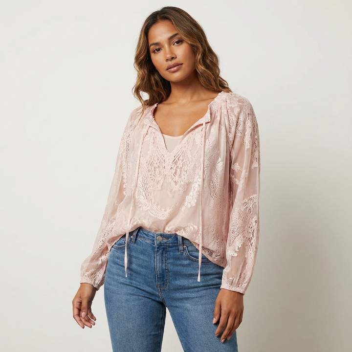 Blouse en dentelle aérienne avec une touche bohème - Kelly