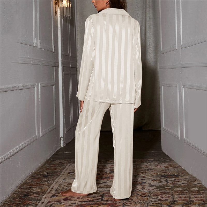 Pyjama pour femmes élégant en tissu doux
