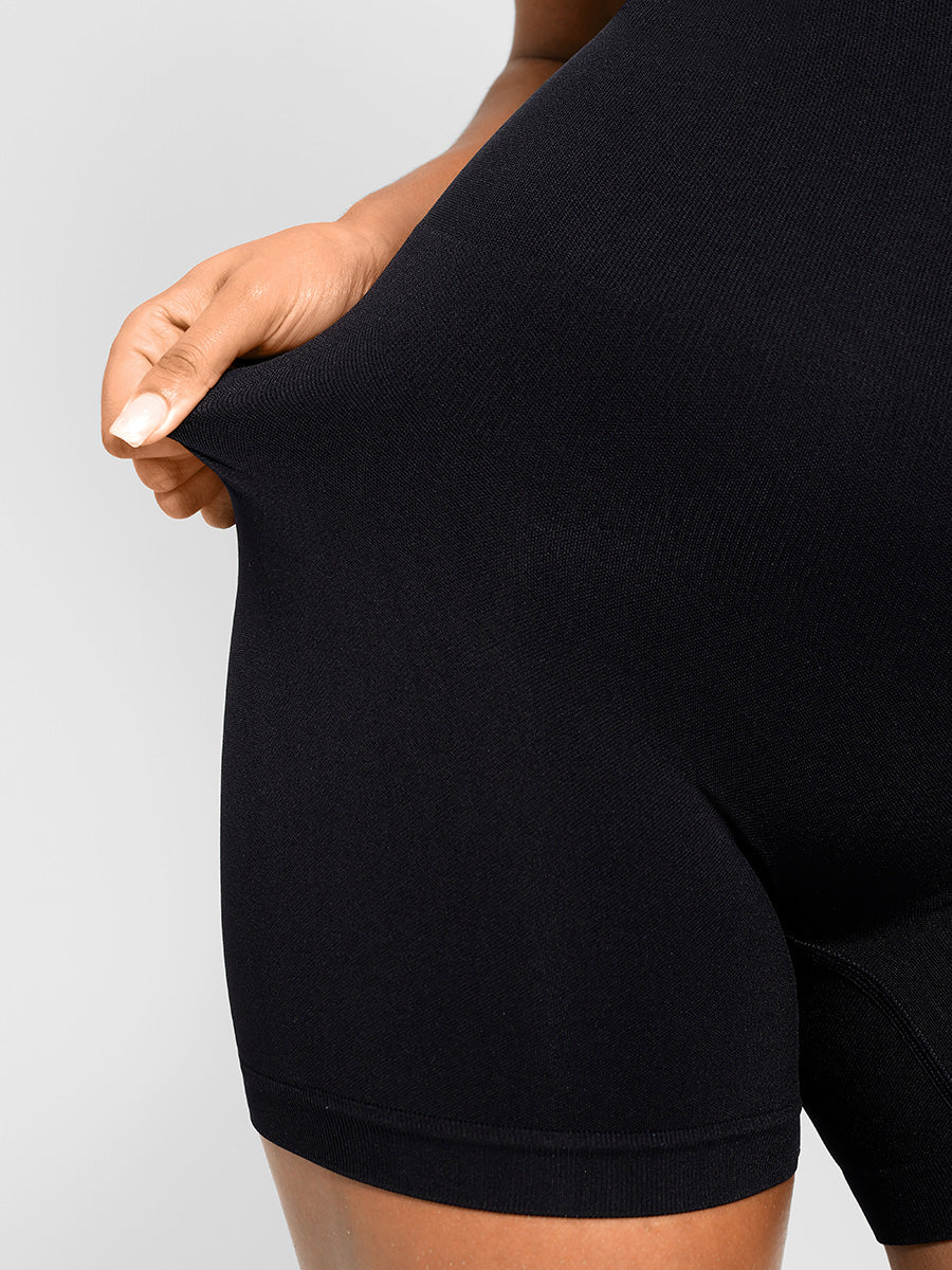 Body sculptant intégré avec col montant