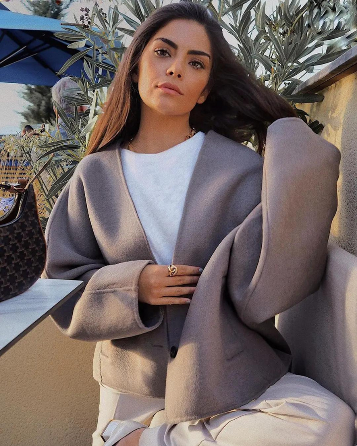 Veste d'hiver élégante, stylée et chaude avec décolleté en V pour femmes