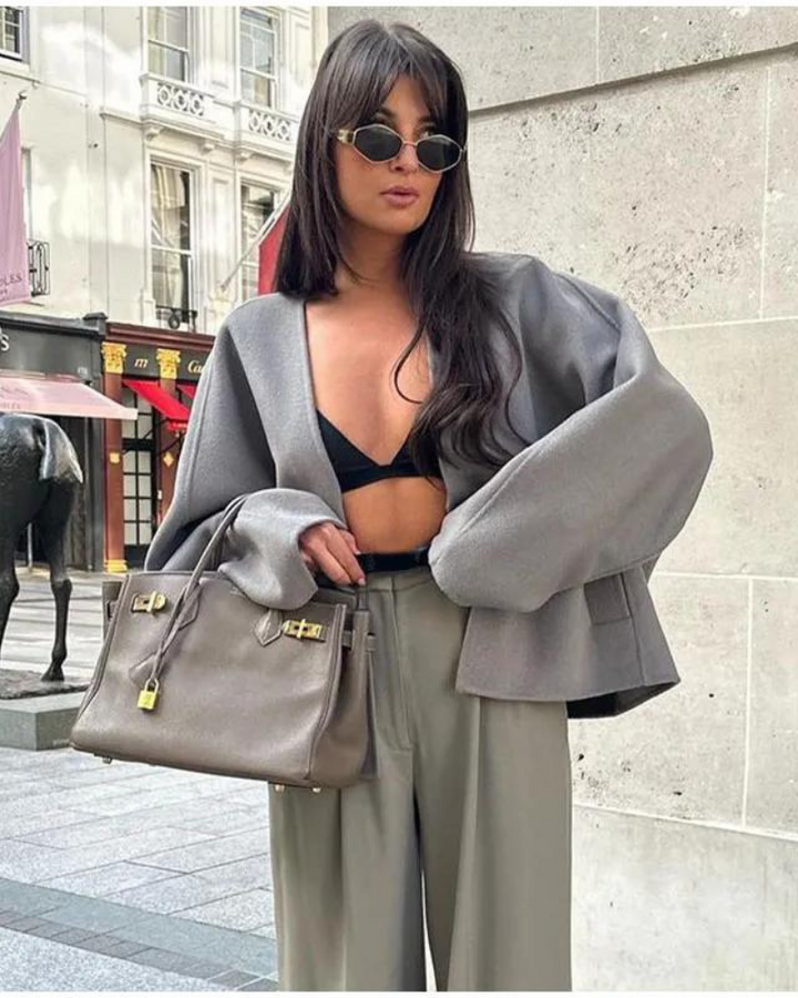 Veste d'hiver élégante, stylée et chaude avec décolleté en V pour femmes