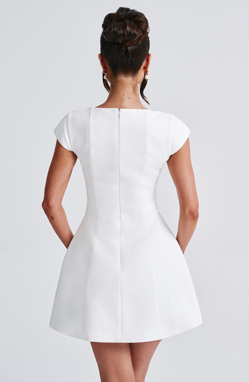 Nicole | Robe mini en ivoire élégante