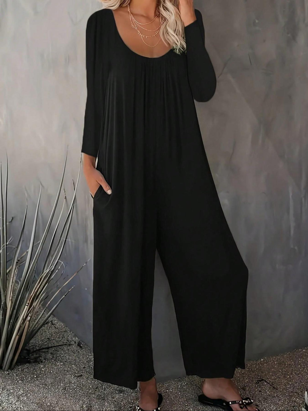 Combinaison Femme Ample avec Poches Pratiques et Coupe Moderne