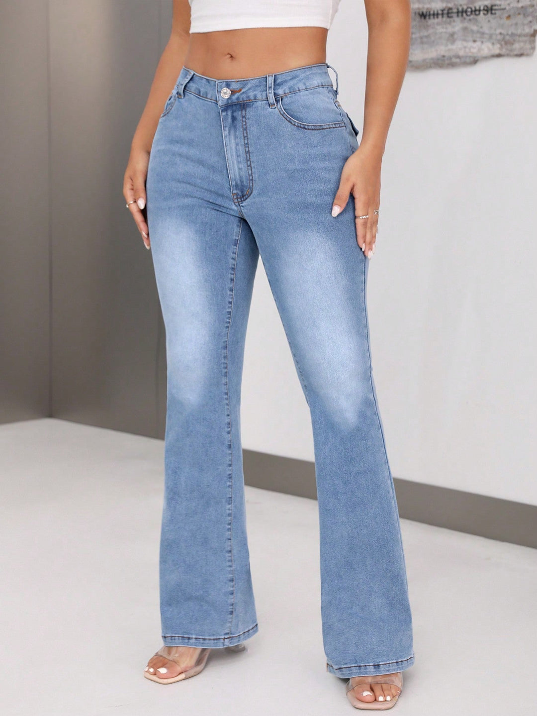 Jean bootcut pour femmes avec taille haute et design original
