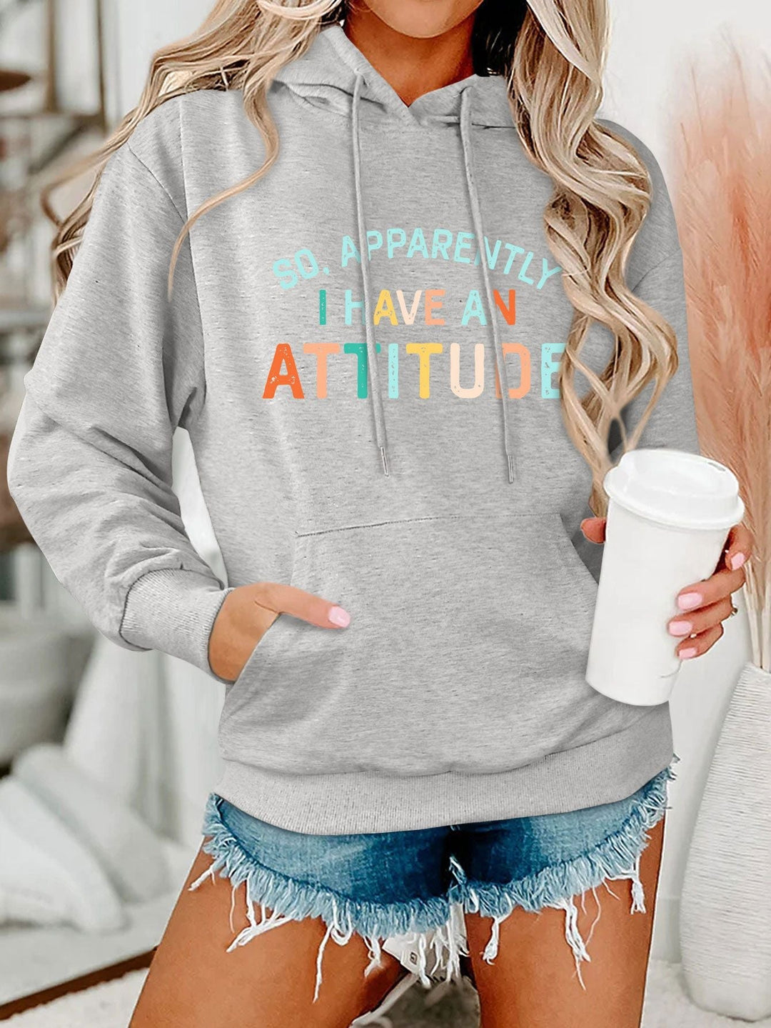 Sweat à capuche pour femmes avec inscription créative et coupe décontractée