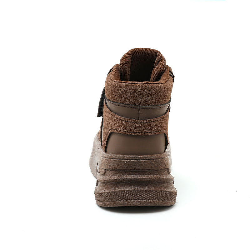 Baskets montantes sportives pour femmes avec fermeture Velcro pratique et matériau extérieur résistant