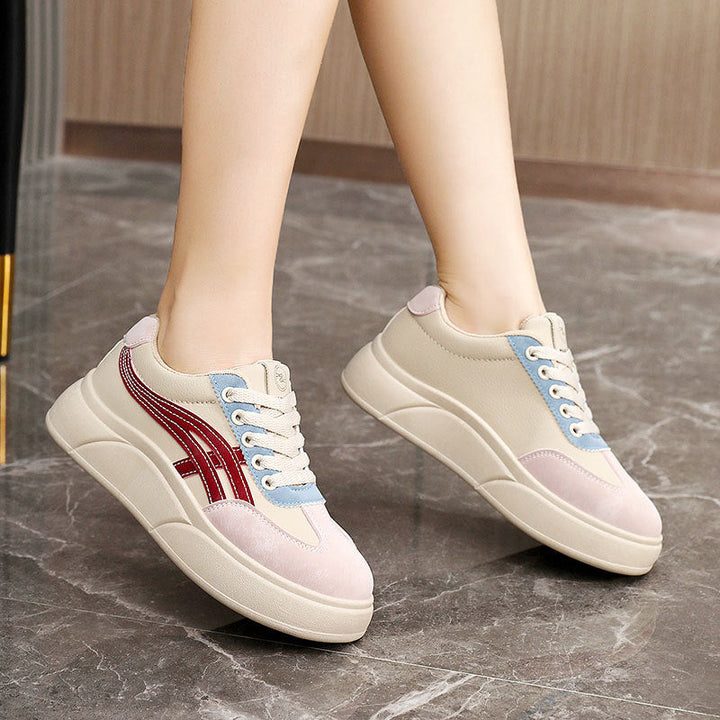 Baskets tendance pour femmes avec une plateforme confortable et des accents sportifs