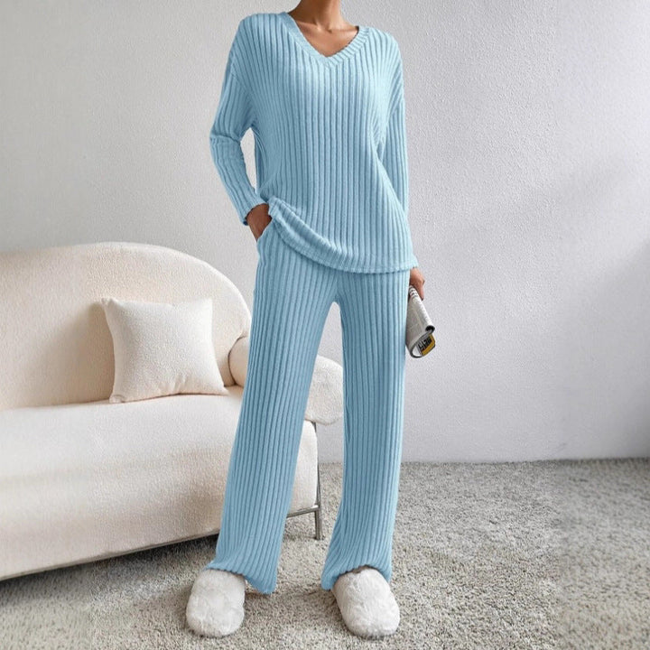 Ensemble tricot femme confortable au design côtelé moderne