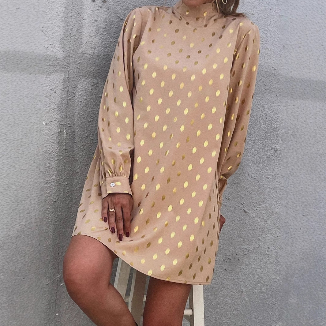 Robe mini élégante pour femmes avec des accents brillants et une coupe décontractée