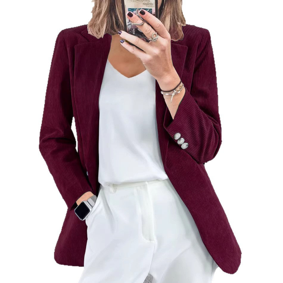 Blazer rayé féminin à la mode avec coupe slim