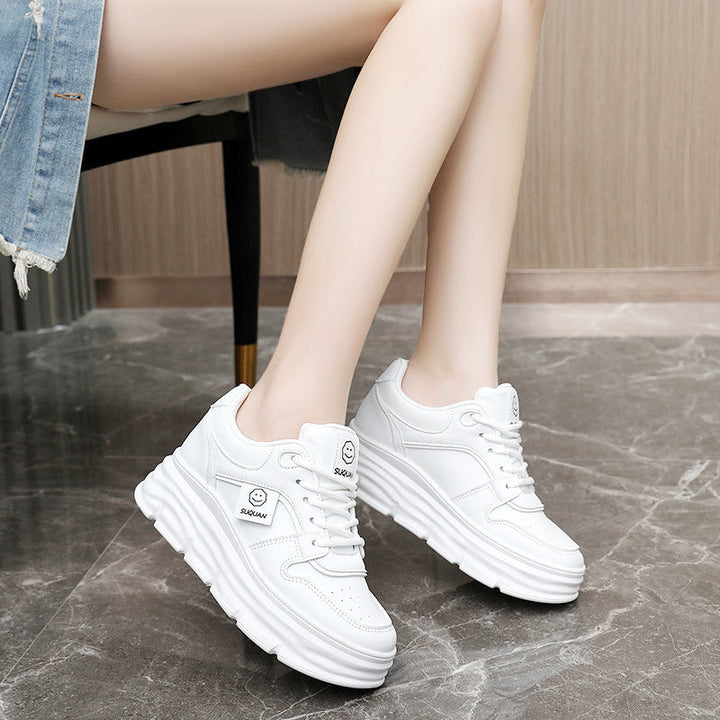 Baskets tendance pour femmes avec semelle compensée amortissante