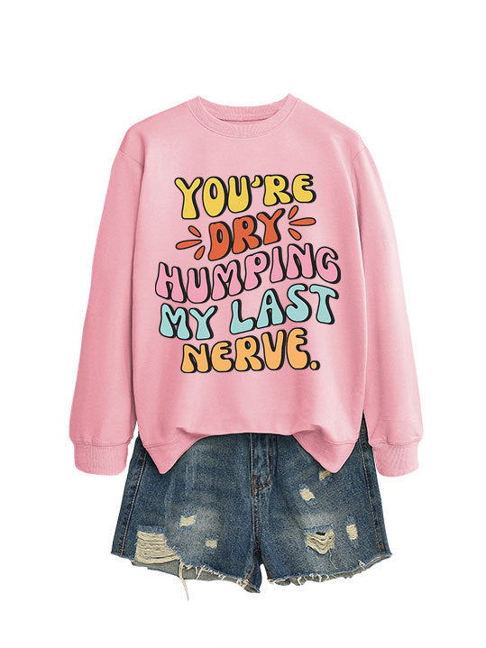 Sweatshirt pour femmes avec un slogan de bande dessinée joyeux et une coupe décontractée