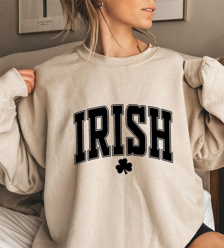 Sweatshirt pour femmes avec des points forts de design irlandais actuels