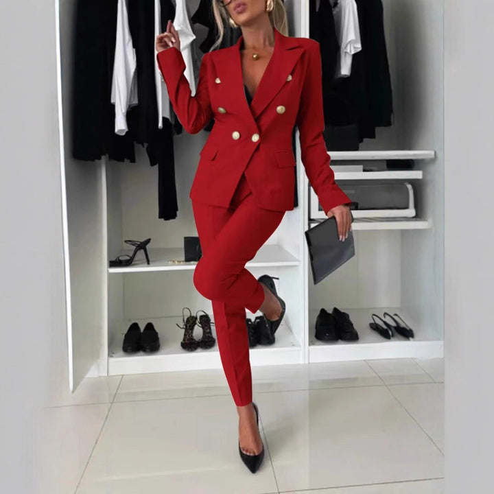 Ensemble de costume élégant pour femmes avec double boutonnage et coupe cintrée