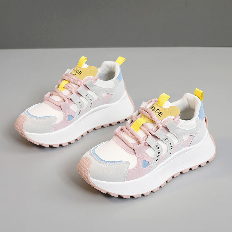 Baskets montantes sportives pour femmes avec un amorti tendance et une structure de surface respirante