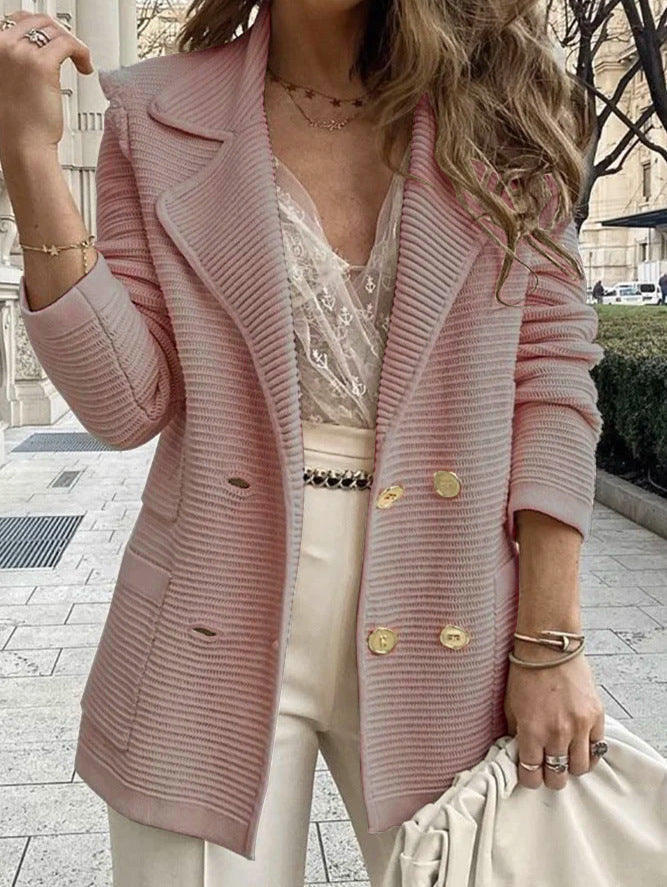 Blazer en tricot élégant pour femmes avec double rangée de boutons et design structuré