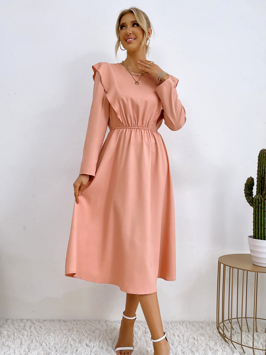 Robe maxi élégante pour femmes avec détails en volants et taille élastique