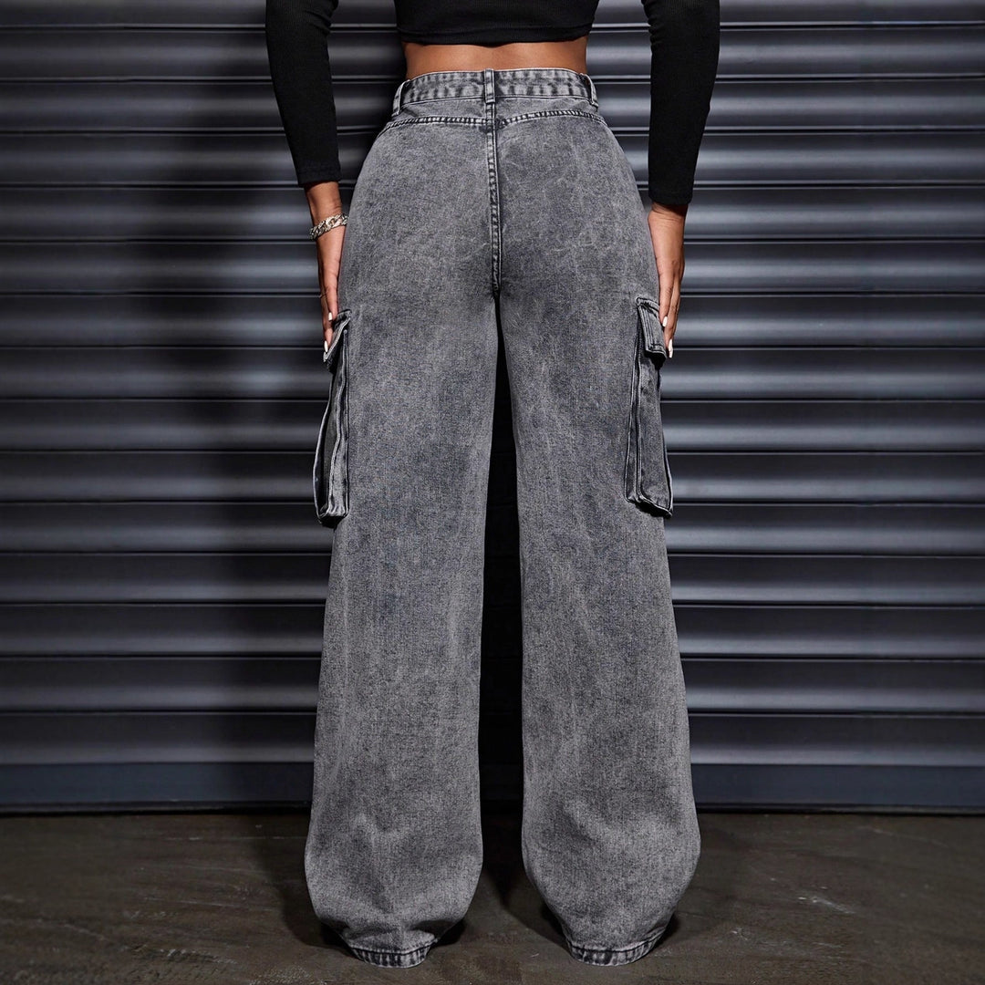 Jeans cargo pour femmes taille haute avec poches latérales pratiques