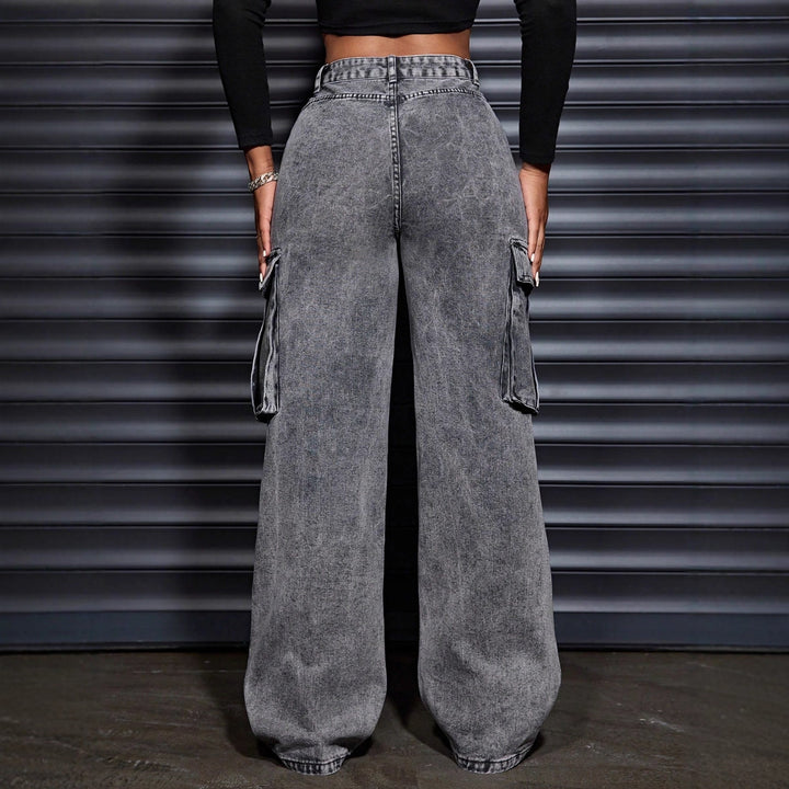 Jeans cargo pour femmes taille haute avec poches latérales pratiques