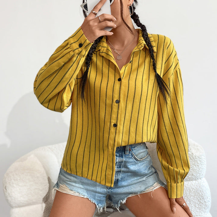 Chemise à rayures pour femmes en tissu léger et coupe confortable