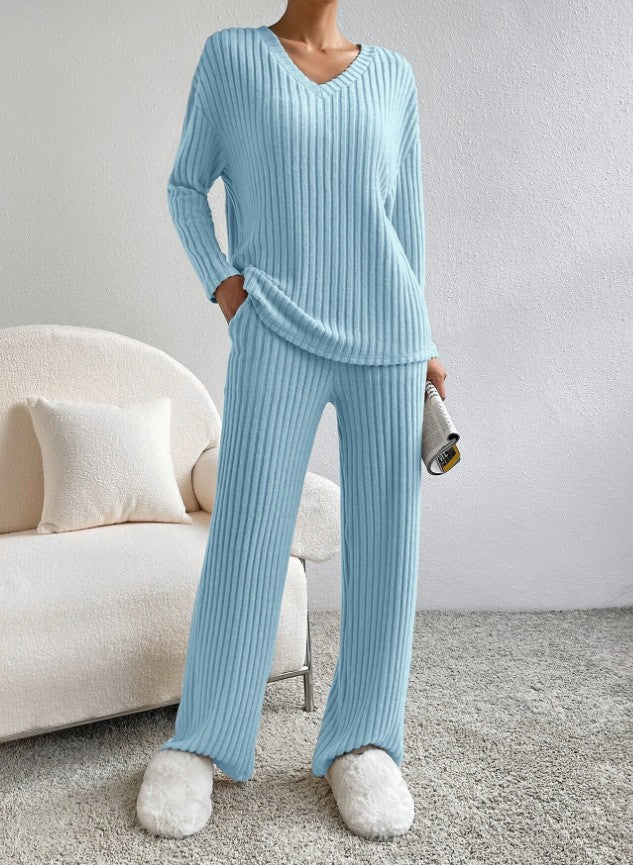 Ensemble tricot femme confortable au design côtelé moderne