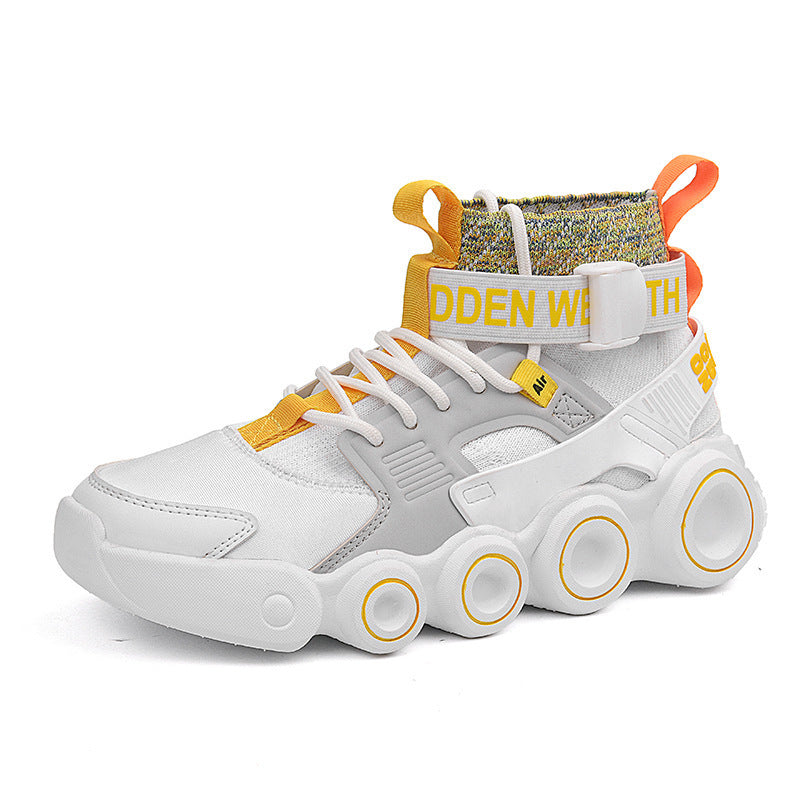 Baskets montantes streetwear pour femmes avec un système de sangle innovant