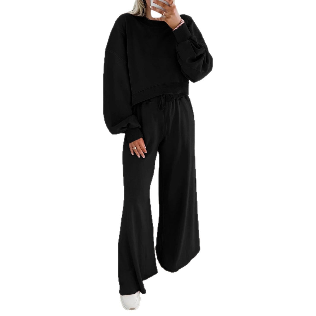 Ensemble de sport confortable pour femmes avec sweat-shirt court décontracté et coupe de pantalon ample