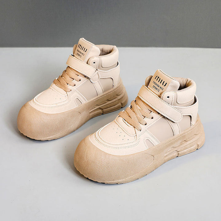 Baskets montantes sportives pour femmes avec fermeture Velcro pratique et matériau extérieur résistant