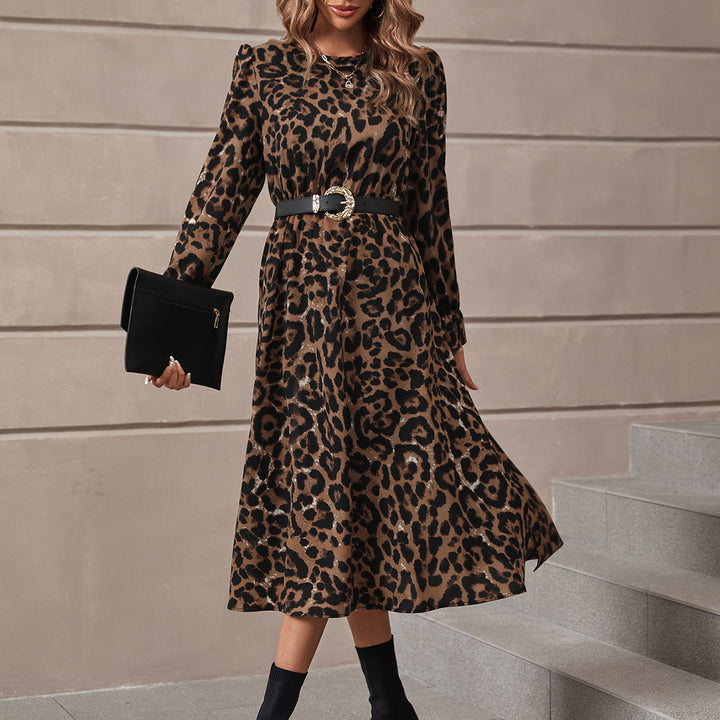 Robe maxi élégante pour femmes avec un motif léopard moderne et des manches bouffantes nostalgiques