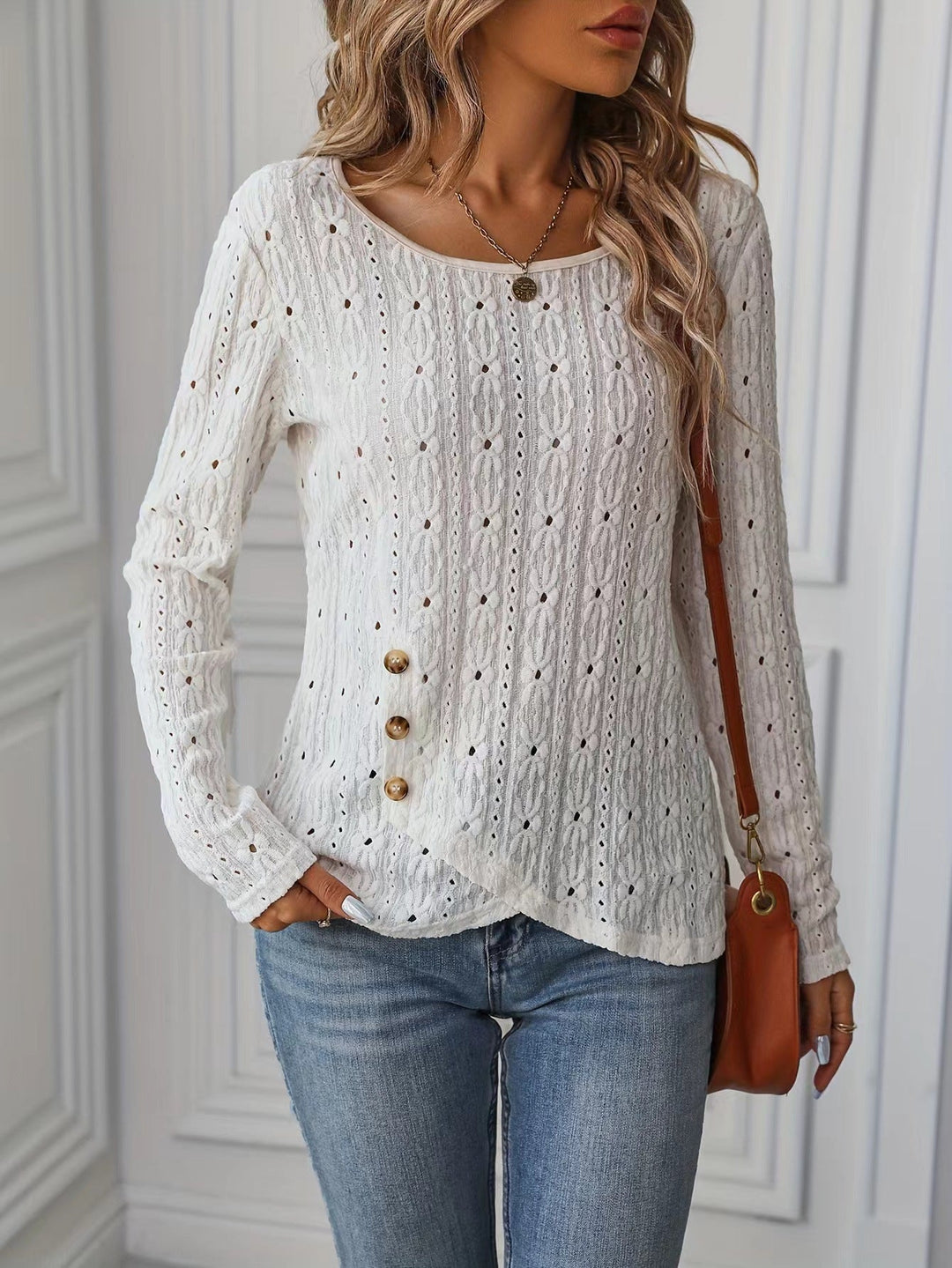 T-shirt à manches longues pour femmes avec boutons décoratifs et texture