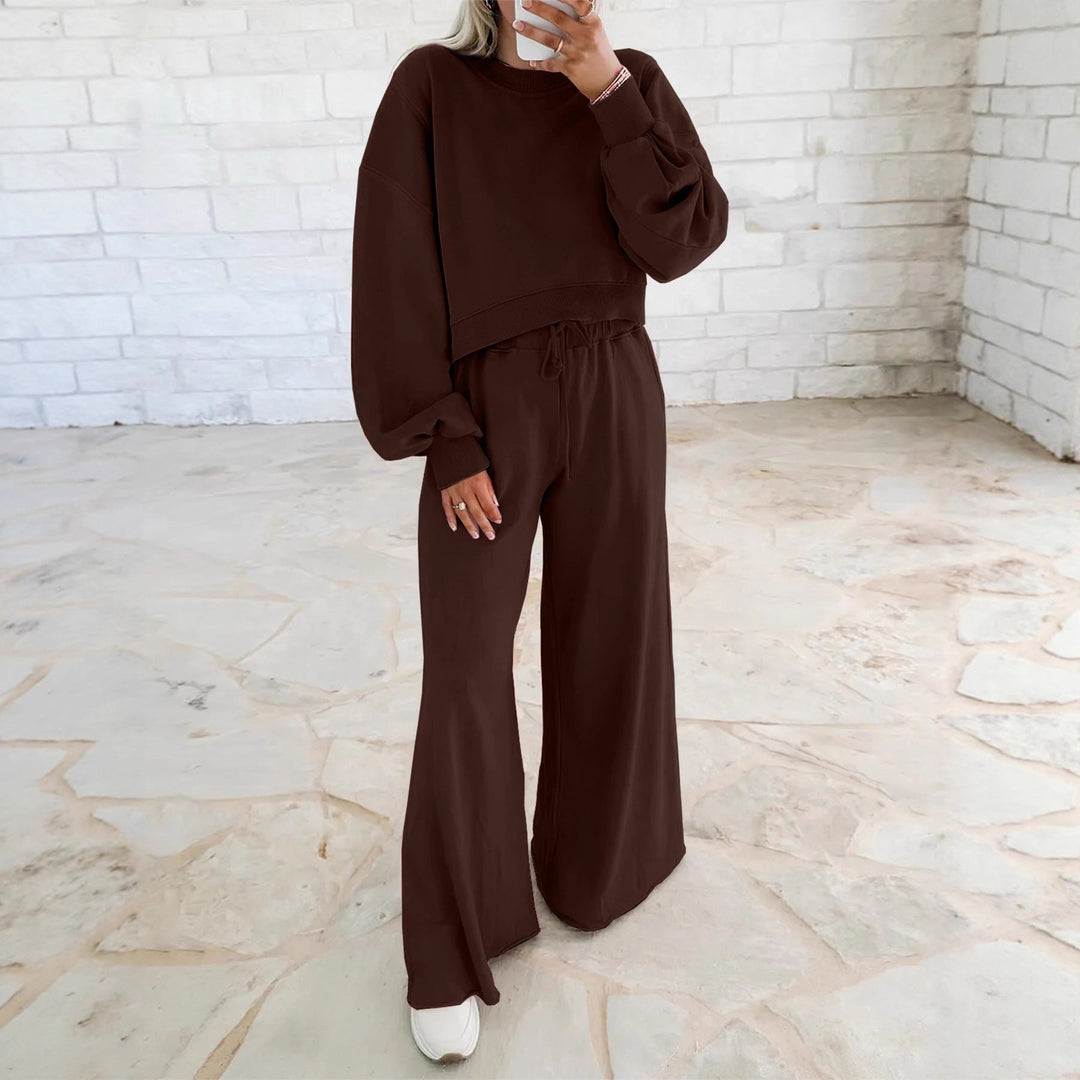 Ensemble de sport confortable pour femmes avec sweat-shirt court décontracté et coupe de pantalon ample