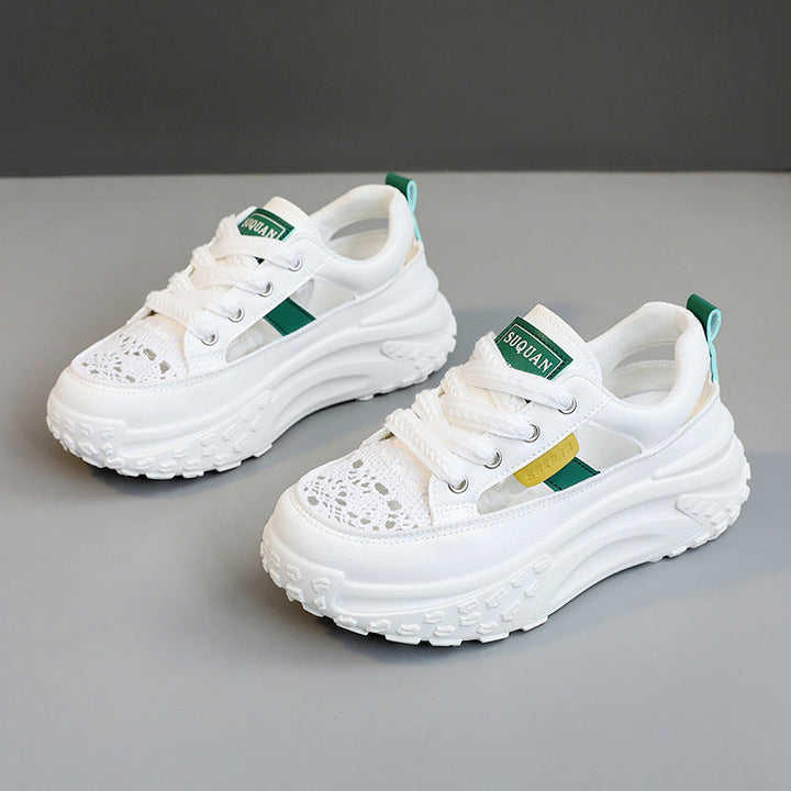 Baskets plates sportives pour femmes avec une structure de surface respirante et un design à la mode