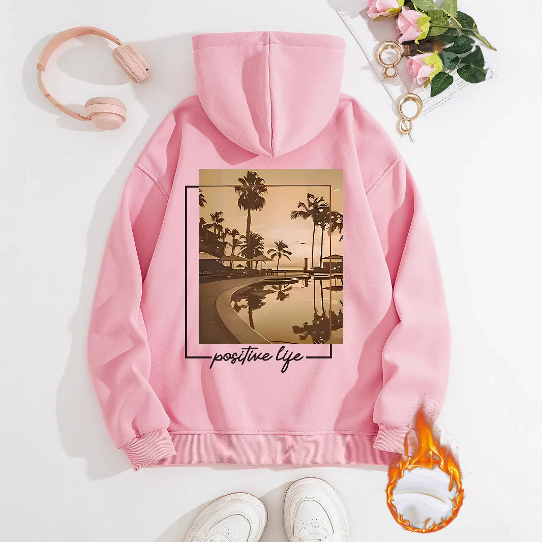 Sweat à capuche pour femmes avec motif de palmiers urbains et slogan positif