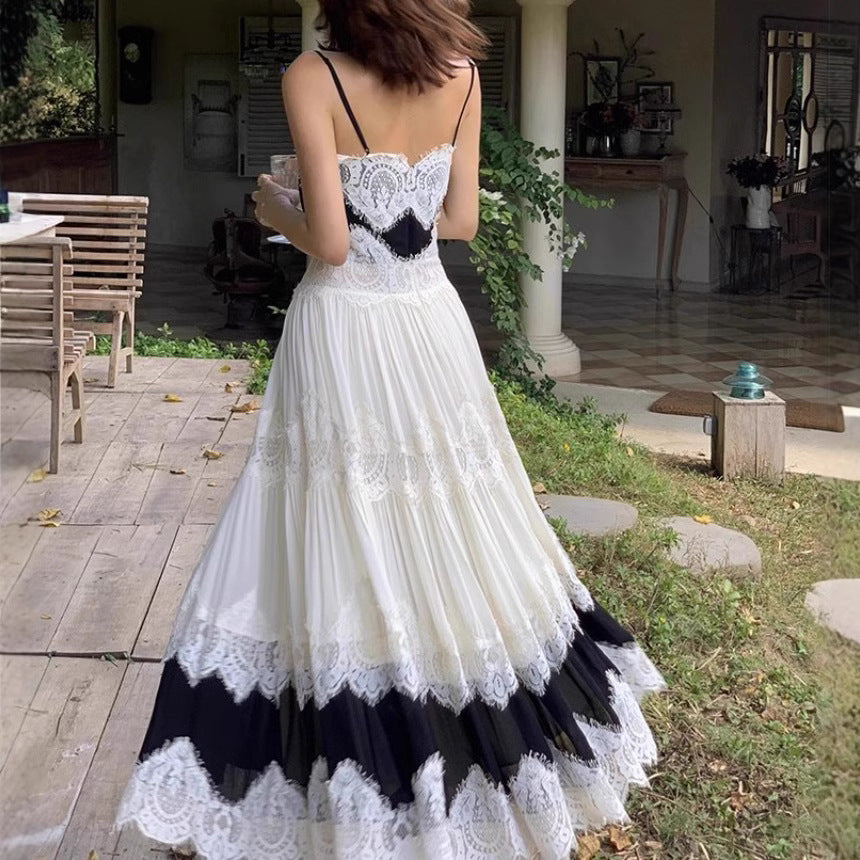 Elina - Robe maxi avec bretelles en dentelle et couches romantiques